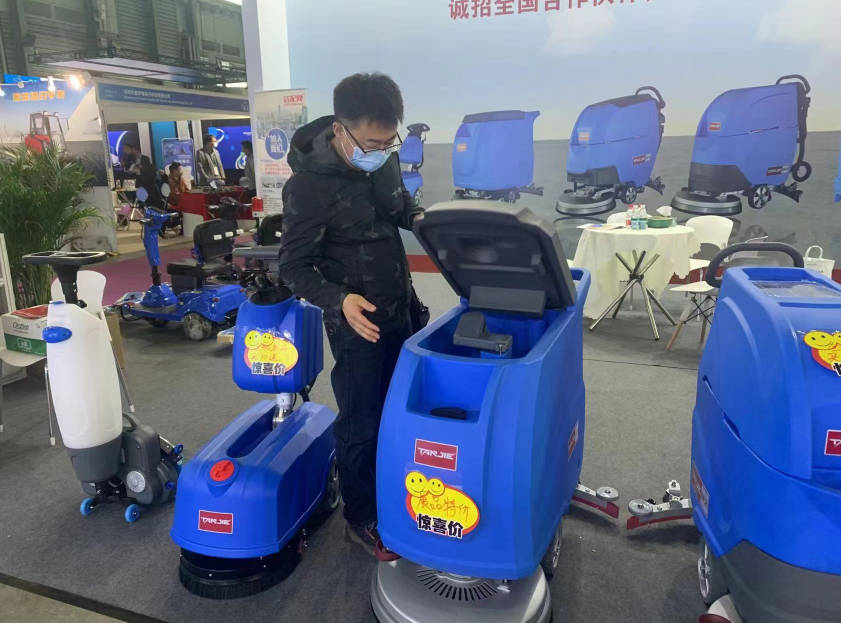 丹东坦洁洗地机公司致力于电动洗地机的生产、销售和服务百家